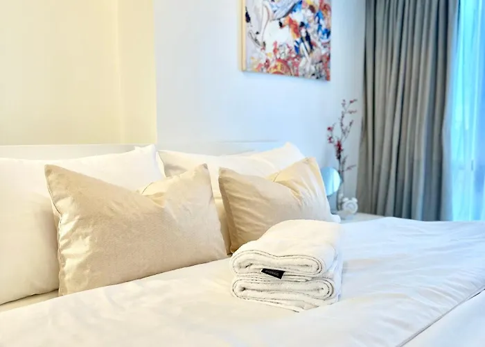 Aparthotel New Cozy 1br King Bed At Greenbelt Hamilton Makati
