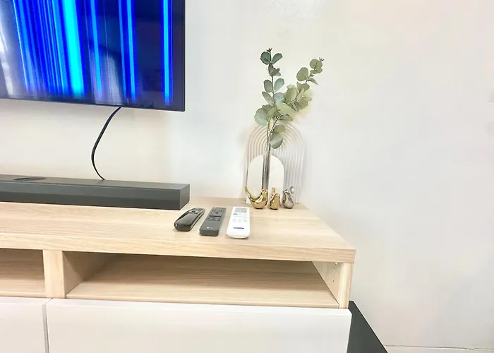 New Cozy 1br King Bed At Greenbelt Hamilton Makati Aparthotel *