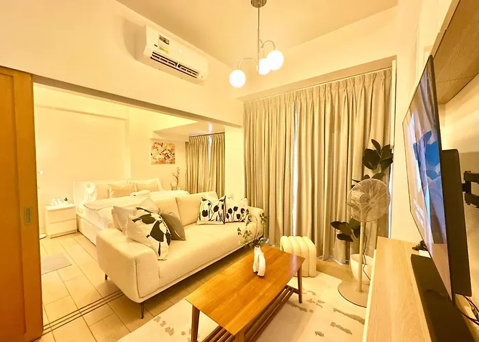 New Cozy 1br King Bed At Greenbelt Hamilton Makati *