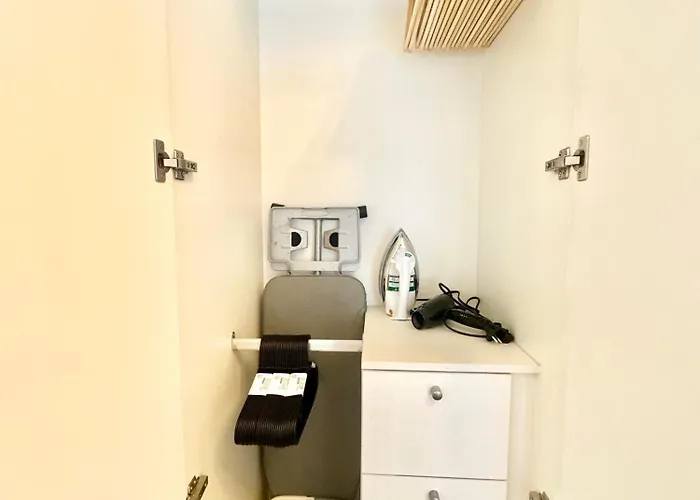 Aparthotel New Cozy 1br King Bed At Greenbelt Hamilton Makati Manila
