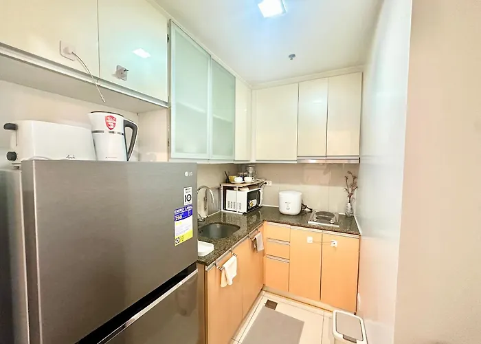 New Cozy 1br King Bed At Greenbelt Hamilton Makati