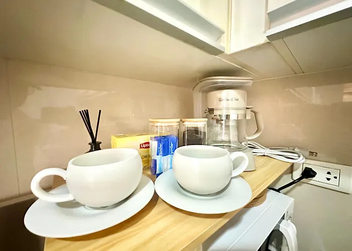New Cozy 1br King Bed At Greenbelt Hamilton Makati Aparthotel