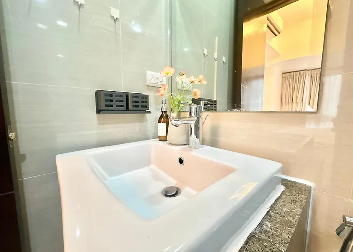 New Cozy 1br King Bed At Greenbelt Hamilton Makati Aparthotel