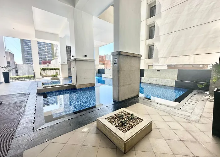 New Cozy 1br King Bed At Greenbelt Hamilton Makati *